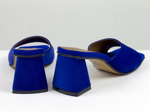 Дизайнерські шльопанці синього кольору на обтяжних підборах з натуральної італійської замші, С-2216-10