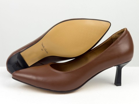 Дизайнерські туфлі-човники на підборах "рюмочка" з натуральної італійської шкіри коричневого кольору, Т-2116-05