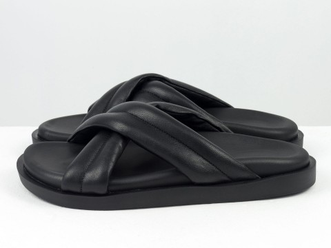 Літні шльопанці чорного кольору з ніжної шкіри на чорній підошві без підборів, С-2029-08