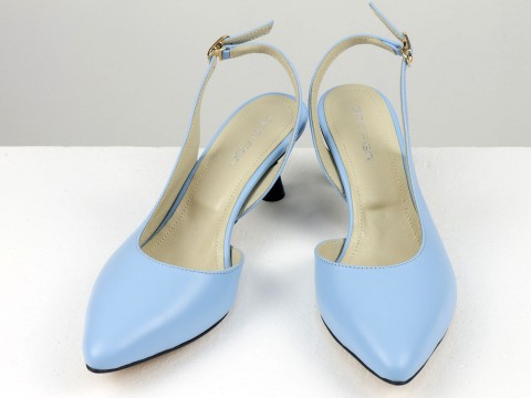 Блакитні туфлі з натуральної шкіри з відкритою п'ятою на підборі рюмочка 