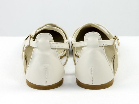 Жіночі молочні туфлі на низькому ходу з натуральної шкіри з ремінцями та застібкою, С-2223-09
