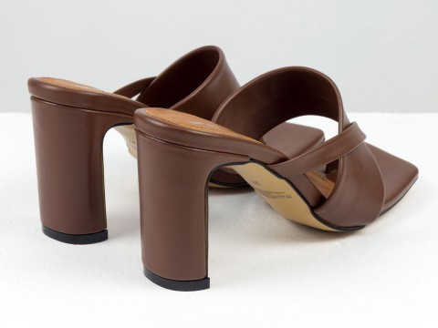 Дизайнерські сабо коричневого кольору на стійких підборах з натуральної італійської шкіри, С-2312-01