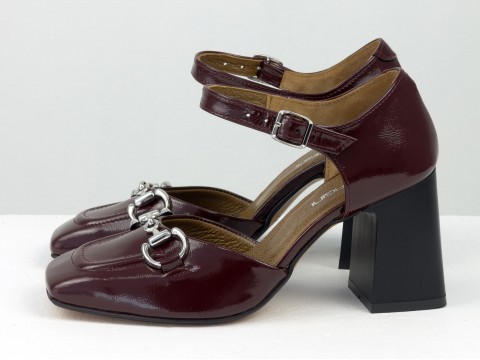 Дизайнерские бордовые босоножки на необтяжном каблуке из натуральной итальянской кожи с серебряной фурнитурой, С-2211-06