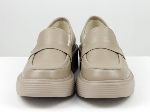 Туфлі-лофери з італійської шкіри бежевого кольору на потовщеній підошві, Т-2192-09