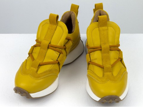 Кросівки монохромні з натуральної замші та шкіри гірчичного кольору на шнурівці , Т-2302-01