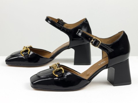 Дизайнерские черные  босоножки на необтяжном каблуке из натуральной итальянской лаковой  кожи с золотой фурнитурой, С-2211-17