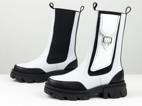 Дизайнерські високі черевики "челсі" у поєднанні чорної та білої натуральної шкіри з гумою на тракторній підошві, Б-2230-01