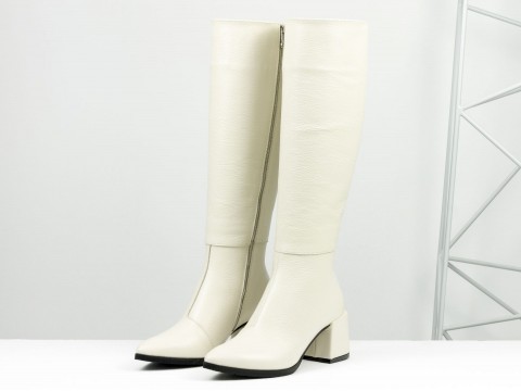 Осінні чоботи молочного кольору з натуральної шкіри на обтяжних підборах, М-2063/1-04
