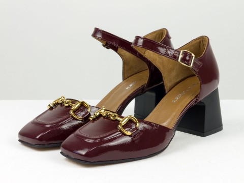 Дизайнерские бордовые лаковые   босоножки на необтяжном каблуке из натуральной итальянской кожи с золотой фурнитурой, С-2211-11