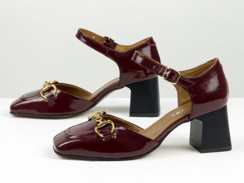 Дизайнерские бордовые лаковые   босоножки на необтяжном каблуке из натуральной итальянской кожи с золотой фурнитурой, С-2211-11