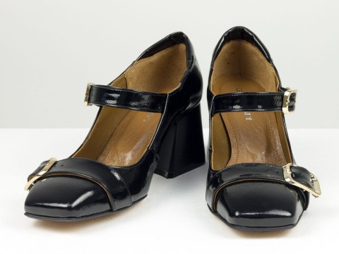 Дизайнерські туфлі на невисокому підборі з лакової натуральної італійської шкіри чорного кольору, Т-2156-03