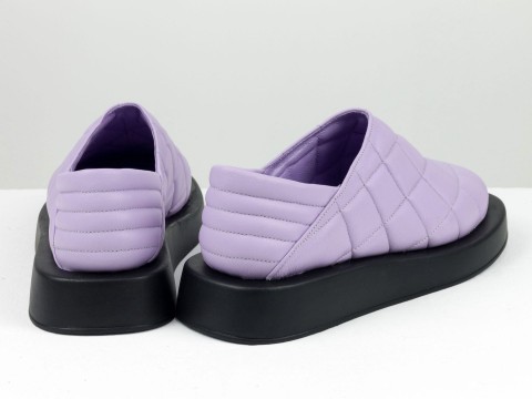 Жіночі лавандові туфлі з натуральної стьобаної шкіри на потовщеній чорній підошві, Т-2157-04