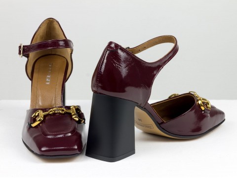 Дизайнерские бордовые босоножки на необтяжном каблуке из натуральной итальянской кожи с золотой фурнитурой, С-2211-14