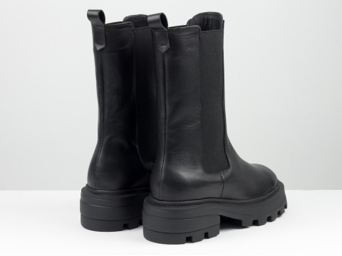 Жіночі черевики високі челсі з натуральної чорної шкіри з гумками та блискавкою на тракторній підошві, Б-2184-02