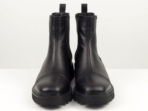 Дизайнерські укорочені черевики "челсі" з натуральної чорної шкіри з резинками на потовщеній підошві, Б-2324-01