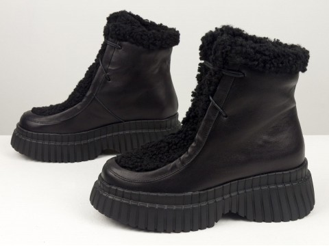 Жіночі черевики з натуральної шкіри чорного кольору та з чорним хутром "тедді", Б-2175-07