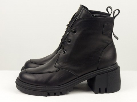 Високі черевики чорного кольору  з натуральної шкіри на блискавці, Б-2335-02