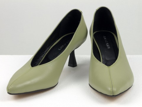 Дизайнерські туфлі-рукавички на невисокому підборі "рюмочка" з натуральної італійської шкіри оливкового кольору, Т-2050/1-08