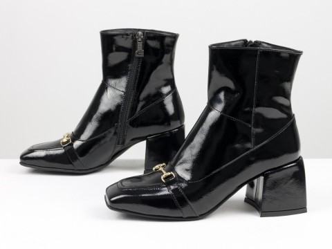 Жіночі черевики з натуральної чорної шкіри наплак  на квадратному підборі з фурнітурою попереду, Б-2169-07