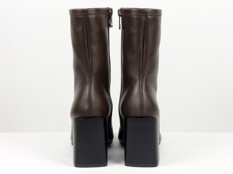 Женские коричневые кожаные ботинки на каблуке Gino Figini