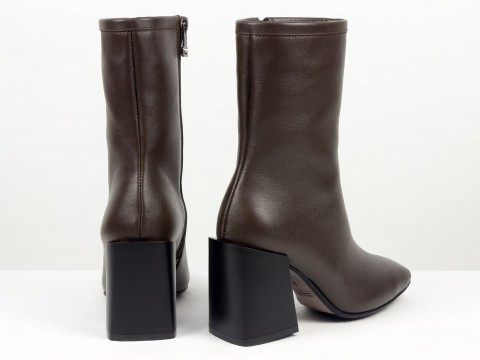 Женские коричневые кожаные ботинки на каблуке Gino Figini