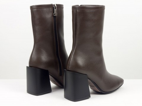 Женские коричневые кожаные ботинки на каблуке Gino Figini