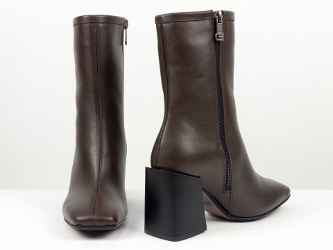 Женские коричневые кожаные ботинки на каблуке Gino Figini