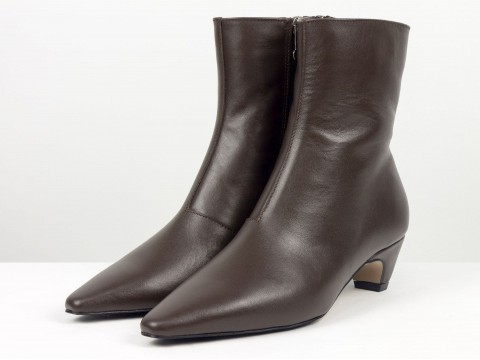 Женские кожаные коричневые ботинки на невысоком каблуке чарочке Gino Figini
