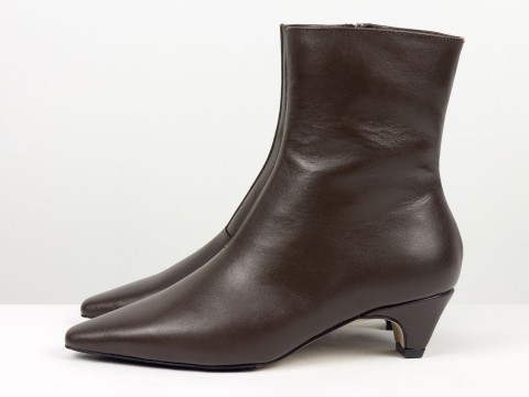 Жіночі шкіряні коричневі черевики на невисоких підборах чарочці Gino Figini