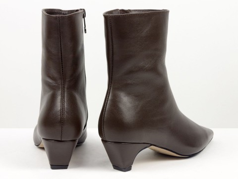 Женские кожаные коричневые ботинки на невысоком каблуке чарочке Gino Figini