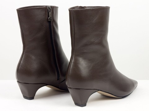 Женские кожаные коричневые ботинки на невысоком каблуке чарочке Gino Figini