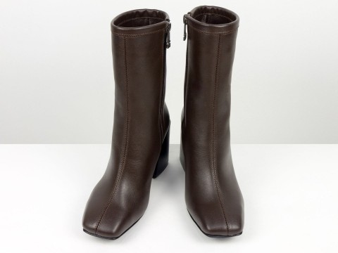 Женские коричневые кожаные ботинки на каблуке Gino Figini