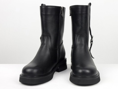 Жіночі шкіряні черевики з ремінцем та масивною підошвою Gino Figini