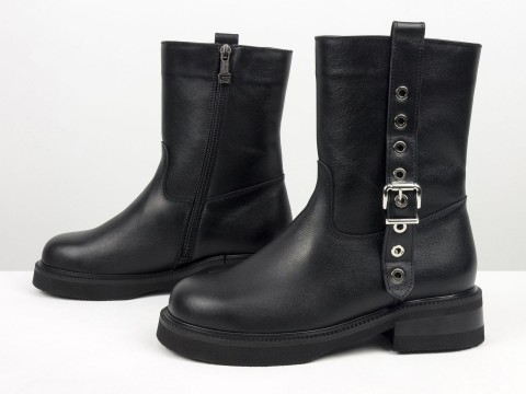 Жіночі шкіряні черевики з ремінцем та масивною підошвою Gino Figini