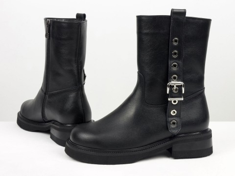 Жіночі шкіряні черевики з ремінцем та масивною підошвою Gino Figini