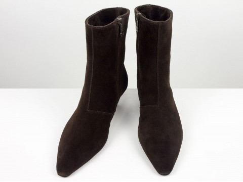 Женские замшевые коричневые ботинки на невысоком каблуке чарочке Gino Figini