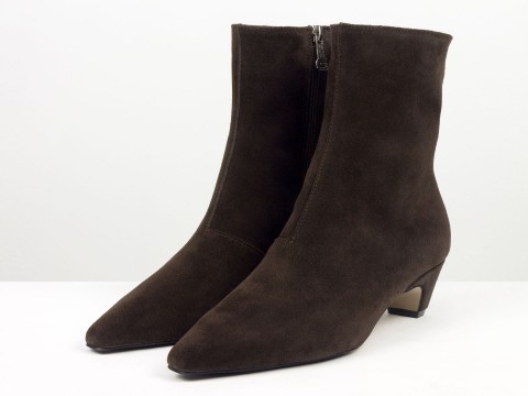 Женские замшевые коричневые ботинки на невысоком каблуке чарочке Gino Figini