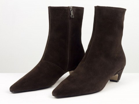 Женские замшевые коричневые ботинки на невысоком каблуке чарочке Gino Figini
