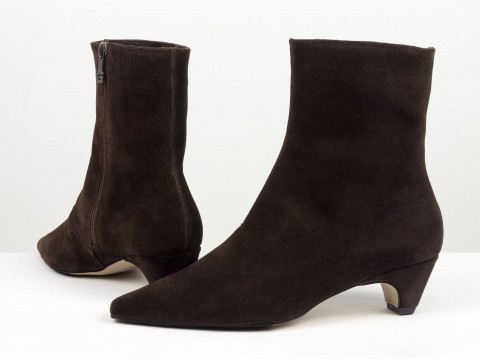 Женские замшевые коричневые ботинки на невысоком каблуке чарочке Gino Figini