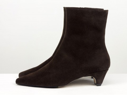 Женские замшевые коричневые ботинки на невысоком каблуке чарочке Gino Figini