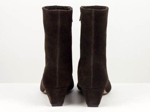 Женские замшевые коричневые ботинки на невысоком каблуке чарочке Gino Figini