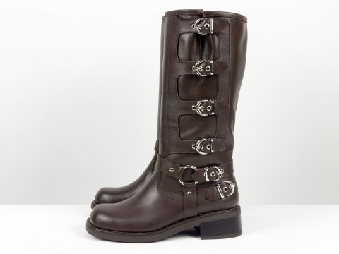 Женские  кожаные женские сапоги с пряжками шоколадного цвета 