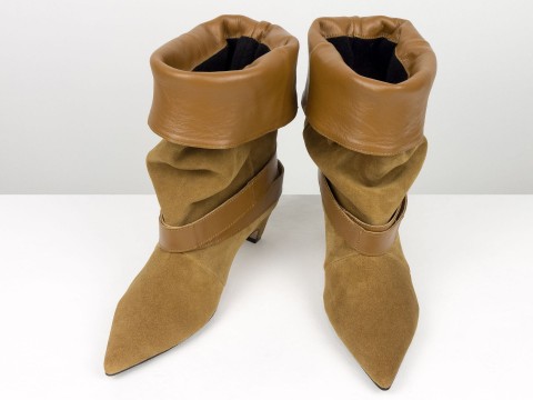 Ексклюзивні замшеві черевики з відворотом і ремінцем Gino Figini