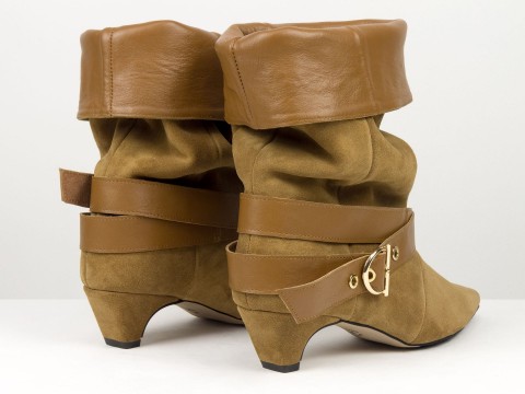 Ексклюзивні замшеві черевики з відворотом і ремінцем Gino Figini