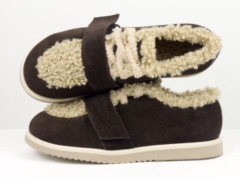 Жіночі осінні напівчеревики з натуральної замші коричневого кольору  та хутром "тедді"  на липучці