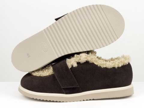 Жіночі осінні напівчеревики з натуральної замші коричневого кольору  та хутром "тедді"  на липучці