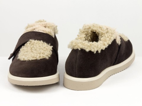 Жіночі осінні напівчеревики з натуральної замші коричневого кольору  та хутром "тедді"  на липучці
