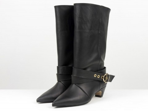 Эксклюзивные кожаные ботинки с отворотом и ремешком