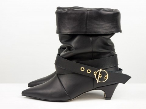 Ексклюзивні шкіряні черевики з відворотом і ремінцем