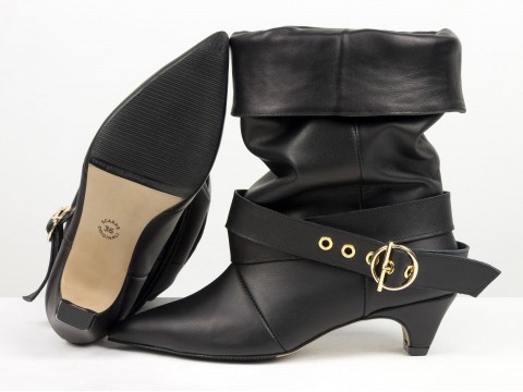 Эксклюзивные кожаные ботинки с отворотом и ремешком